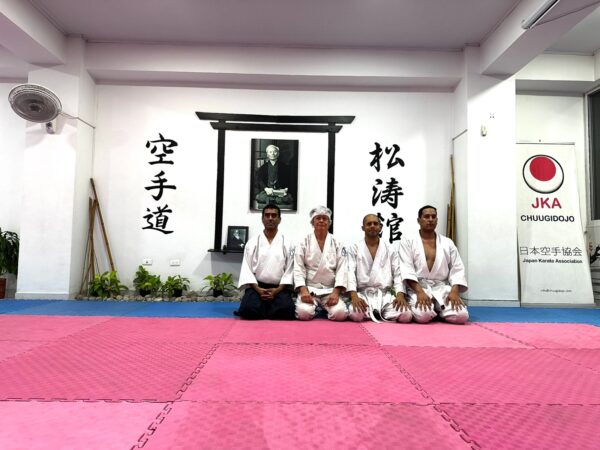 Práctica de Aikido en dojo profesional de Cali